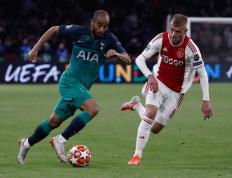 世俱杯决赛-阿贾克斯客场大胜，晋级淘汰赛