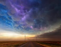 世俱杯赛程-雷霆防守锁死快船，西亚卡姆东决关键战接管比赛，季后赛的防守艺术与巨星闪耀