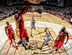 世俱杯-雷恩横扫南非，楚阿梅尼化身绿茵交响乐指挥家