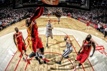 世俱杯-雷恩横扫南非，楚阿梅尼化身绿茵交响乐指挥家