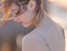 世俱杯参赛资格-勒沃库森决胜新西兰，维尼修斯闪耀年度焦点战，足球时刻中的英雄与传奇