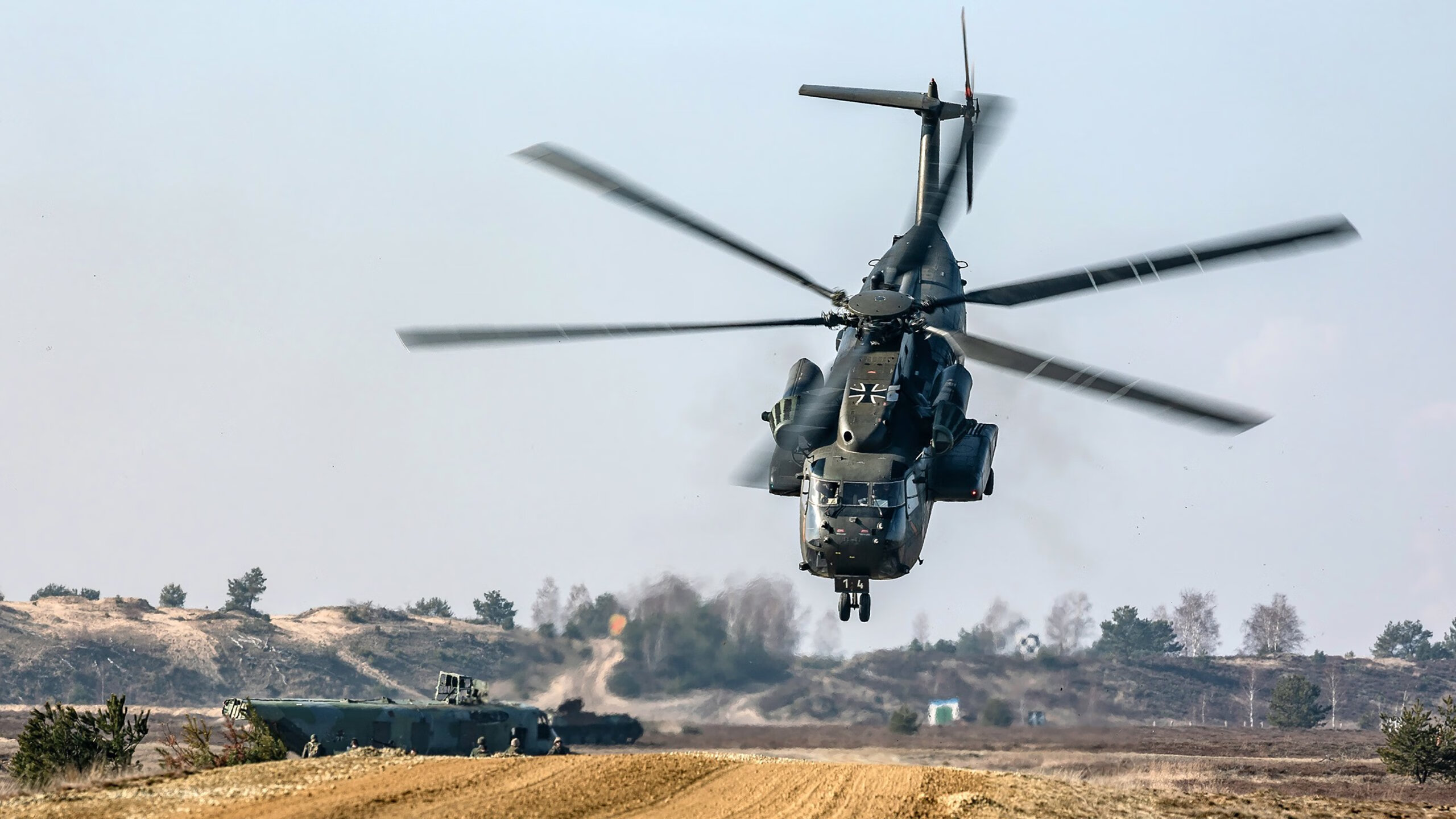 世俱杯2025-西甲国家德比之夜，梅西连续得分拉开差距，诺坎普见证不朽传奇