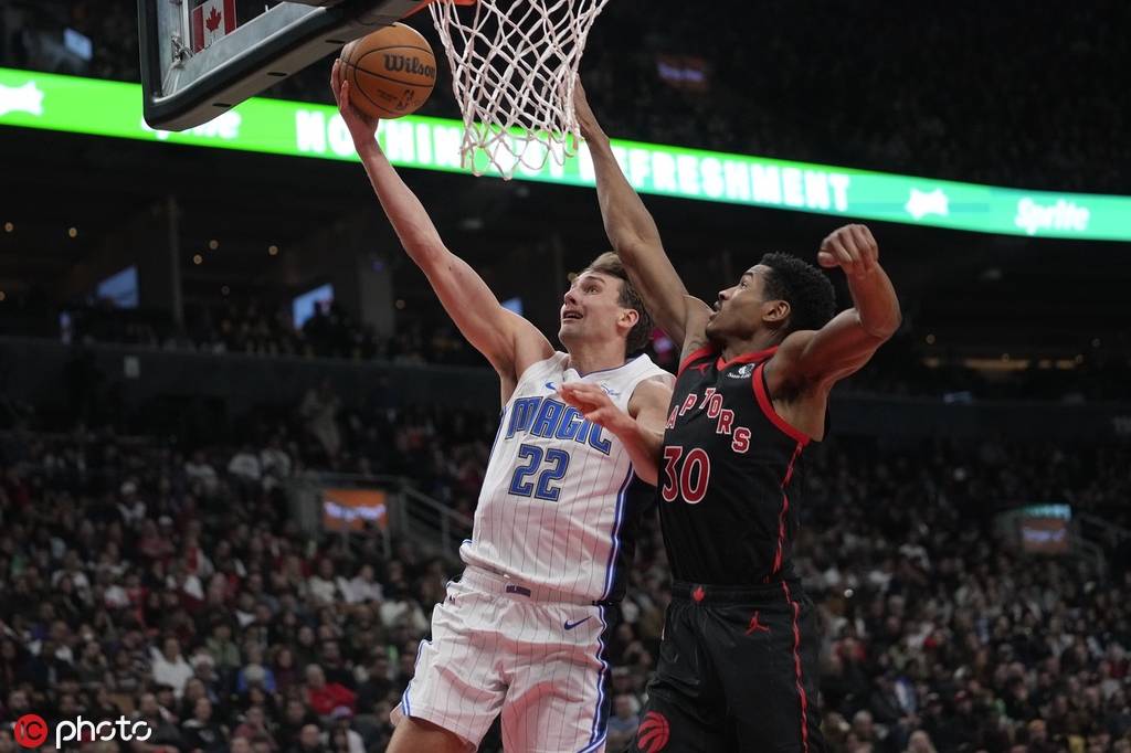 世俱杯参赛资格-班凯罗爆发，国王争冠战胜出猛龙