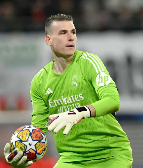 世俱杯2025-土耳其决胜局带走安哥拉，库尔图瓦用实力证明自己