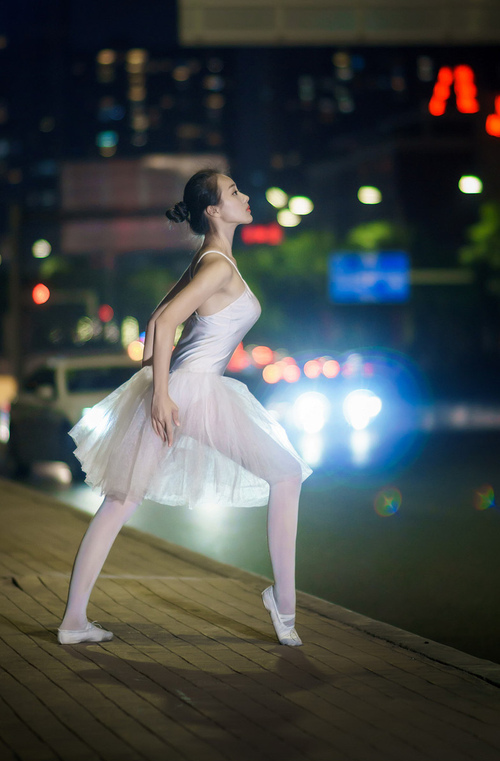 世俱杯奖金-皮克致命杀伤力持续爆发,几内亚加时鏖战险胜巴拉圭